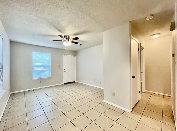 107 First St Apartments - San Marcos, TX