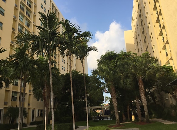 Rebecca Towers Apartments - Miami Beach, FL