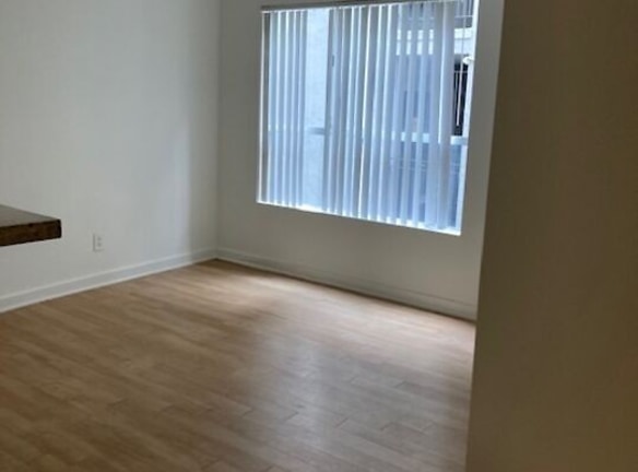 939 Palm Ave #406 - West Hollywood, CA
