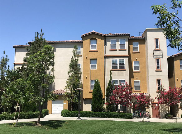 Vista Del Campo Norte Apartments - Irvine, CA