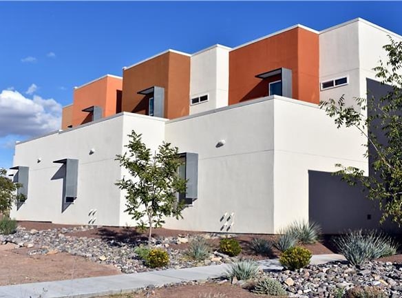 Paseo Del Oro Apartments - Las Cruces, NM
