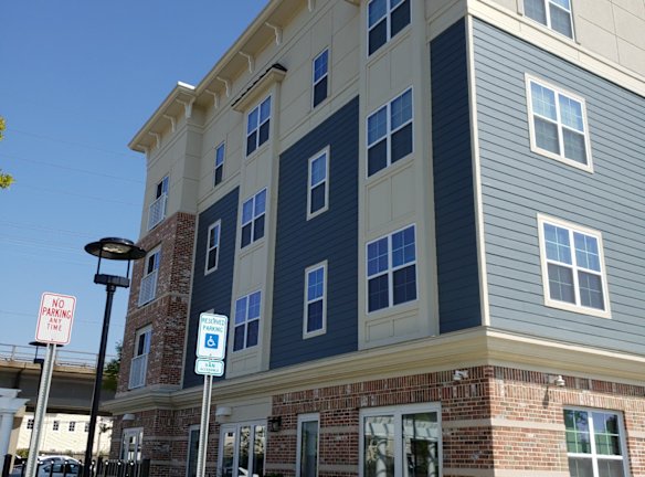 Copiague Commons Apartments - Copiague, NY