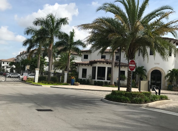 Azura Apartments - Miami, FL