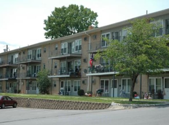 Crestwood Apartments - Middletown, NY