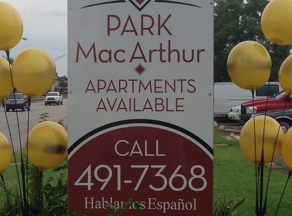 Park MacArthur Townhomes Apartments - Warr Acres, OK