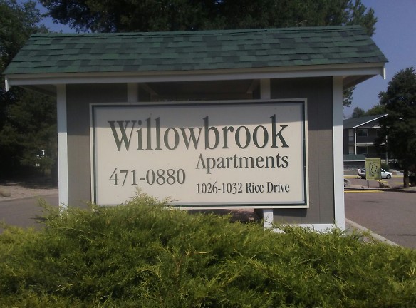 Willowbrook Apartments - Colorado Springs, CO