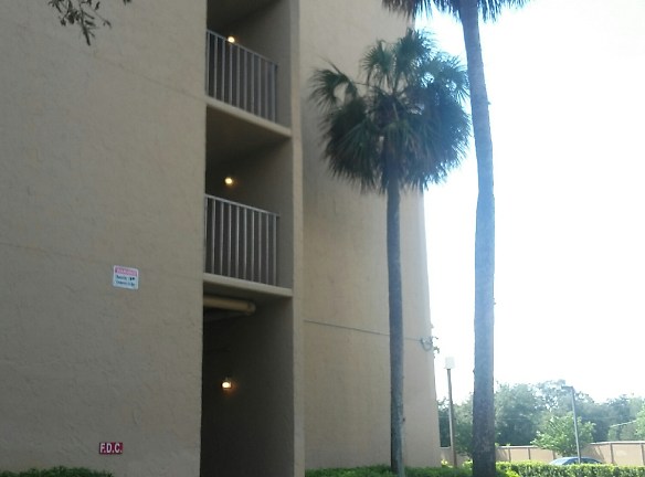 College Park Towers Apartments - Orlando, FL