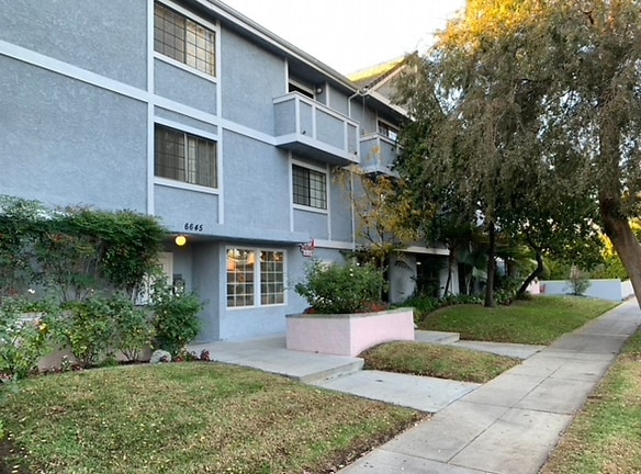 6645 Coldwater Canyon Ave - Los Angeles, CA