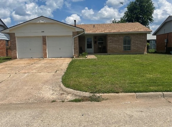 4600 Meadowpark Dr - Midwest City, OK