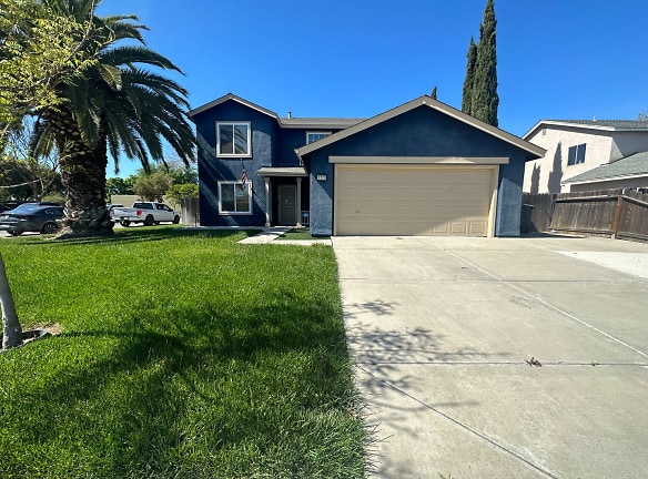 1227 Kingfisher Dr - Patterson, CA