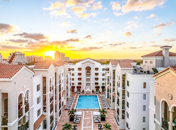 Gables Grand Plaza Apartments - Coral Gables, FL