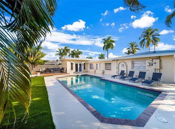 241 Oceanic Ave - Lauderdale By The Sea, FL