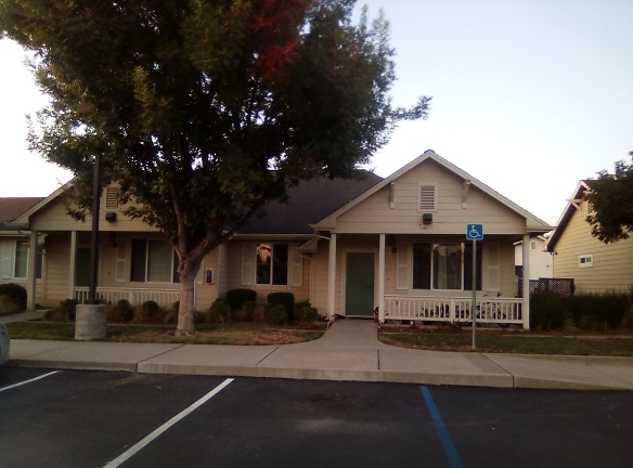 Grizzly Hollow Apartments - Galt, CA