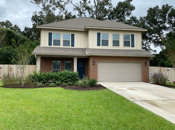 4435 Oak Orchard Circle - Pace, FL