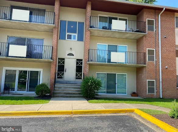 2303 Olson St #204 - Hillcrest Heights, MD