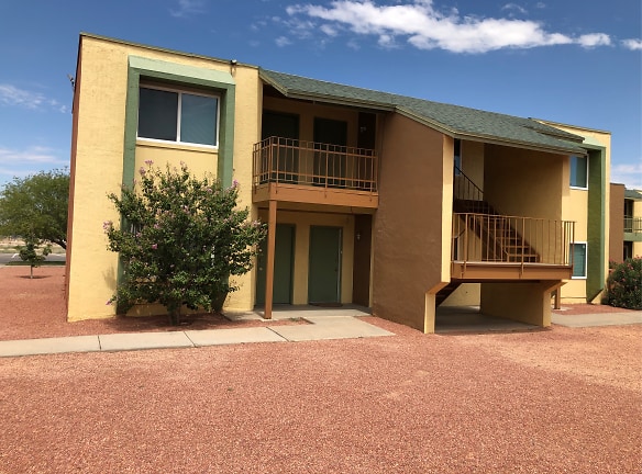 La Hacienda Apartments - El Paso, TX