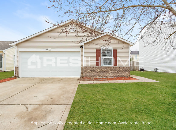 13344 N Brick Chapel Dr - Camby, IN