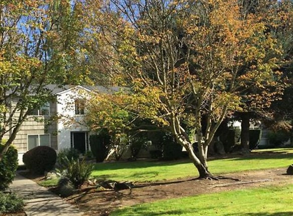Powell Gardens Apartments - Portland, OR