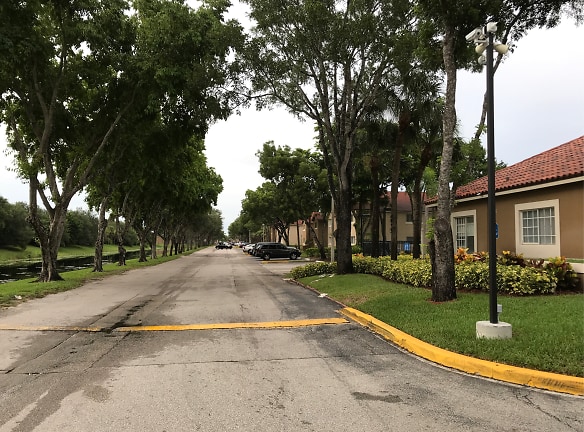 St Andrews Palm Beach Apartments - West Palm Beach, FL