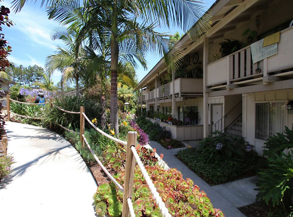 Beach Creek Resort Apartments - Garden Grove, CA
