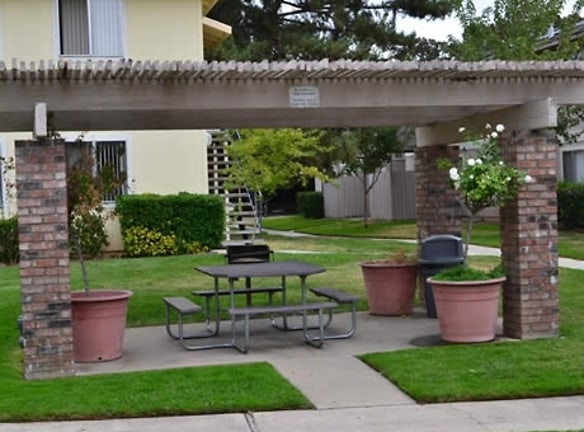 Amber Park Apartments - Sacramento, CA