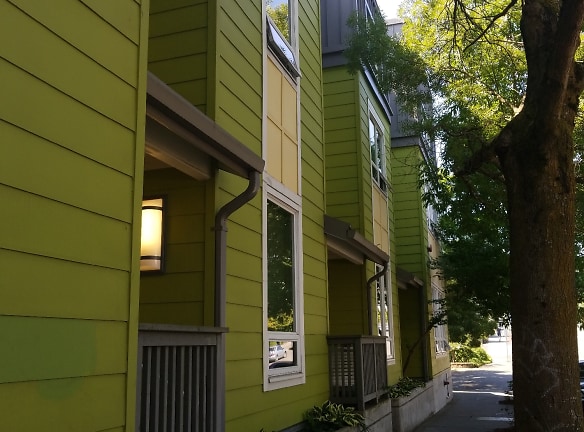 Stone Way Apartments - Seattle, WA