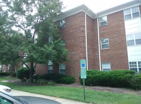 Abbotswood At Irving Park Apartments - Greensboro, NC