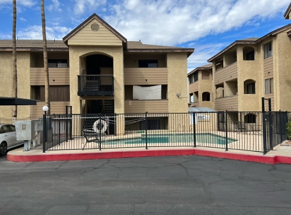 Highland Terrace Apartments - Phoenix, AZ