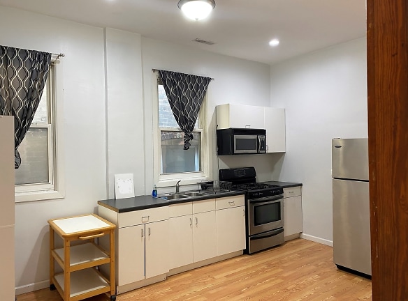 3602 W Wrightwood Ave 2 F Apartments - Chicago, IL