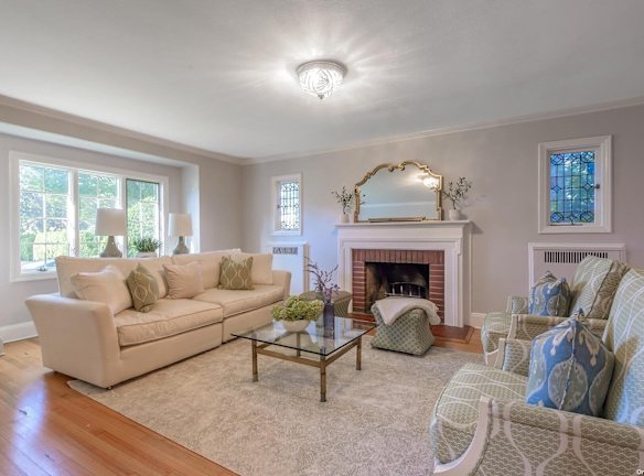 47 Shoreview Rd - Manhasset, NY