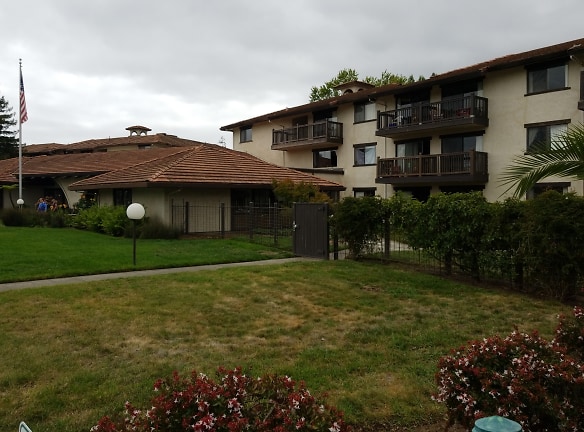 La Posada Retirement Community Apartments - Santa Cruz, CA