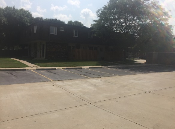 Arbor Trace Apartments - West Bend, WI