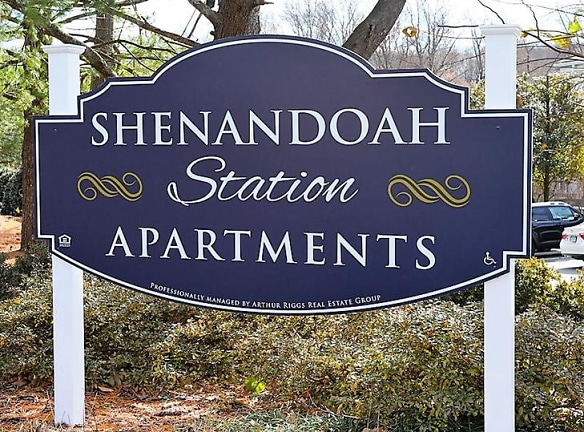 Shenandoah Station In The Park - Triangle, VA
