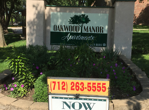 Oakwood Manor Apartments - Denison, IA