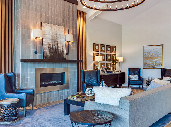 The Residences Of Orland Park Crossing - Orland Park, IL