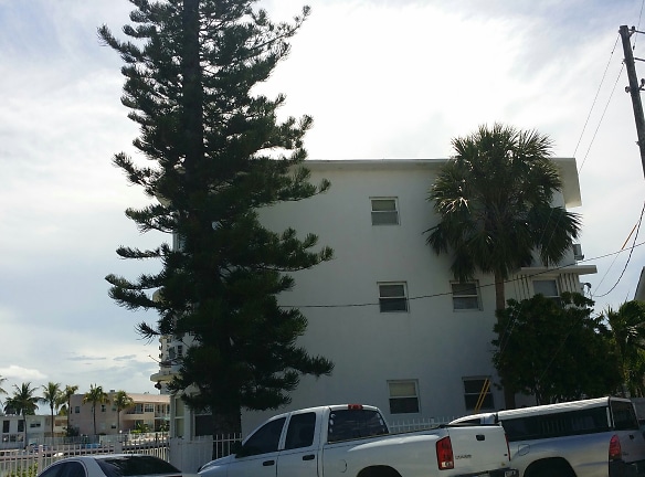 Bonita Bay Apartments - Miami Beach, FL