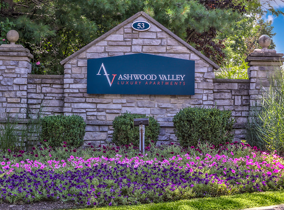 Ashwood Valley Apartments - Danbury, CT