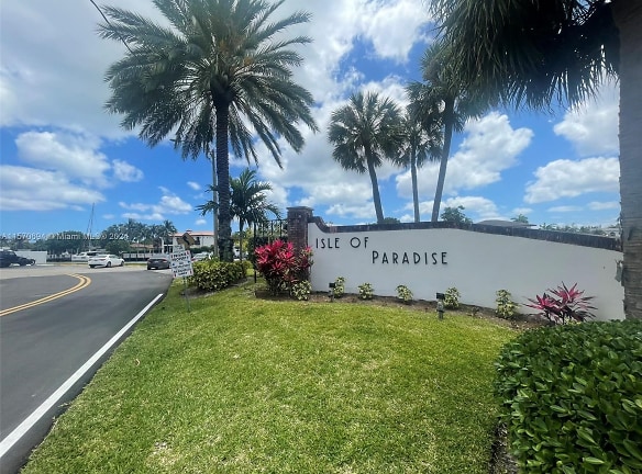 450 Paradise Isle Blvd #203 - Hallandale Beach, FL
