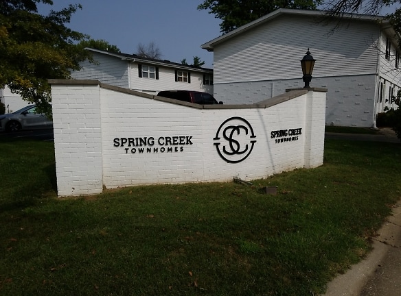 Spring Creek Townhomes Apartments - Springfield, IL