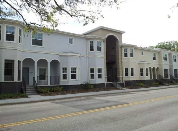 King Stone Townhome Apartments - Sarasota, FL