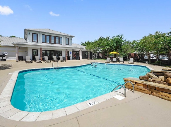 Oxford Point Apartments - Gulfport, MS