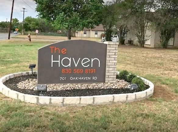 701 Oakhaven Rd unit 402 - Pleasanton, TX