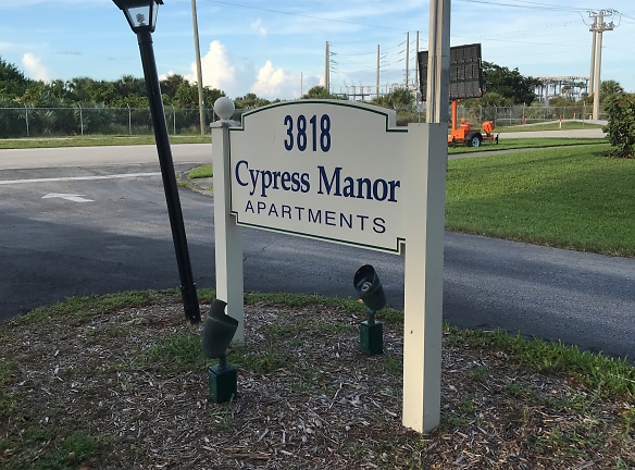 Cypress Manor Apartments - Jupiter, FL