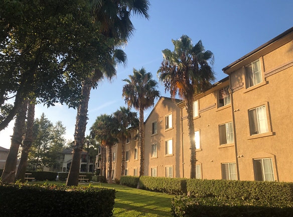 Sunny Creek Apartments - Carlsbad, CA