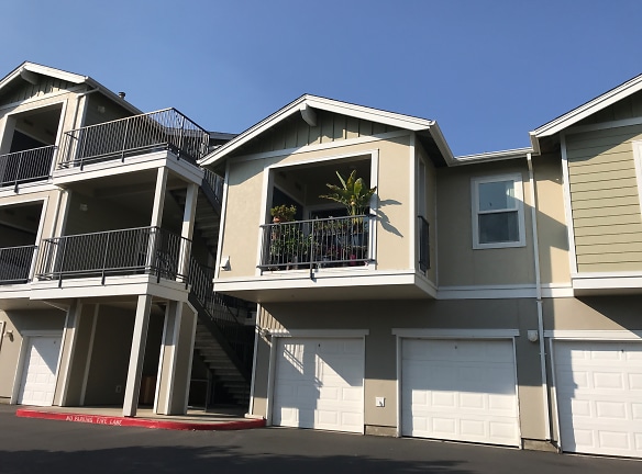 White Rock Village Apartments - El Dorado Hills, CA