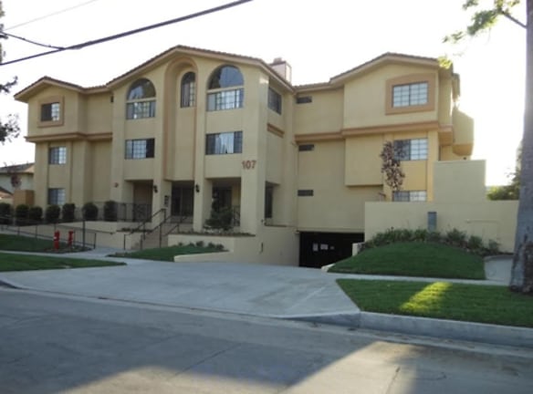 Holliston Apartments - Pasadena, CA