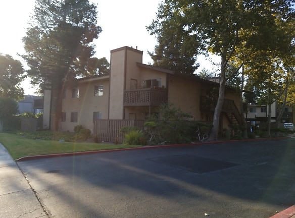 Diablo Oaks Apartments - Pleasant Hill, CA