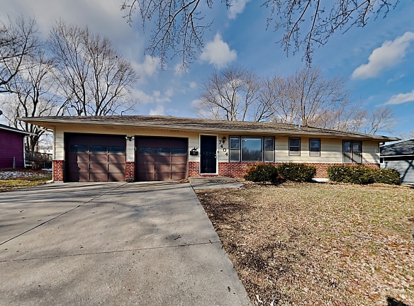 7404 Hedges Ave - Raytown, MO