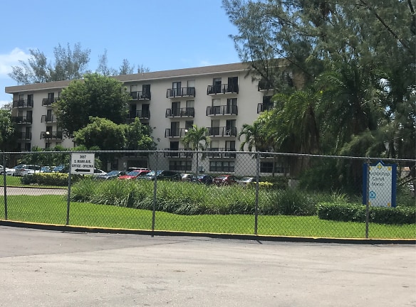 Carroll Manor Apartments - Miami, FL
