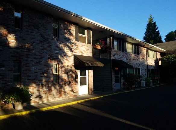 Timbercrest Apartments - Portland, OR